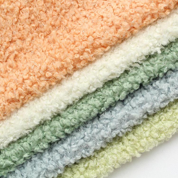 Cén fáth a bhfuil Fabraic Olann Socraithe le Bheith ar an bhFabraic Roghnaíochta le haghaidh Éadaí Préimhe agus Taobh istigh?